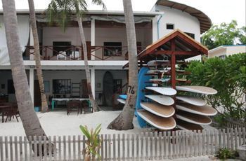 Cokes Surf Camp Hotel Thulusdhoo ภายนอก รูปภาพ
